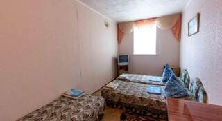 Гостиница Sudak International Hostel Судак Кровать в общем номере с 3 кроватями-5