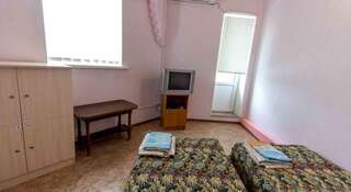 Гостиница Sudak International Hostel Судак Кровать в общем четырехместном номере для мужчин и женщин-4
