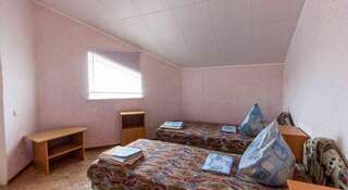 Гостиница Sudak International Hostel Судак Кровать в общем номере с 5 кроватями-1