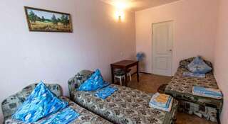Гостиница Sudak International Hostel Судак Кровать в общем номере с 3 кроватями-4