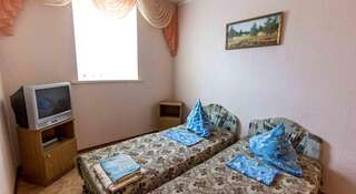 Гостиница Sudak International Hostel Судак Кровать в общем номере с 3 кроватями-1